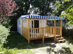 Location mobil-home en Bretagne 1 chambre : terrasse couverte